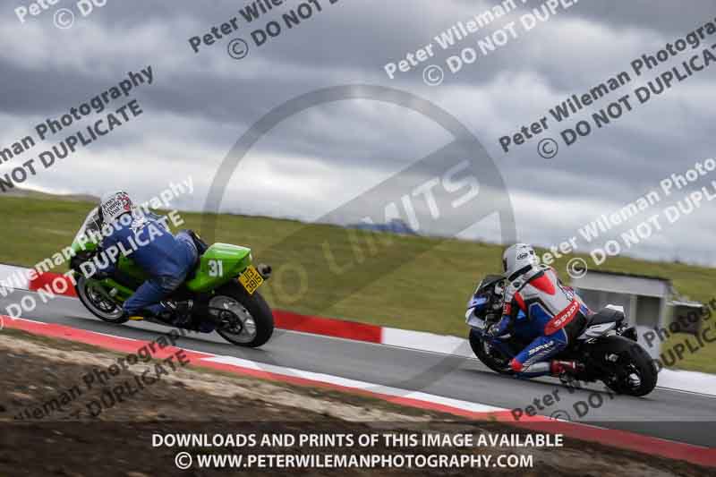 cadwell no limits trackday;cadwell park;cadwell park photographs;cadwell trackday photographs;enduro digital images;event digital images;eventdigitalimages;navarra;no limits trackdays;peter wileman photography;racing digital images;trackday digital images;trackday photos